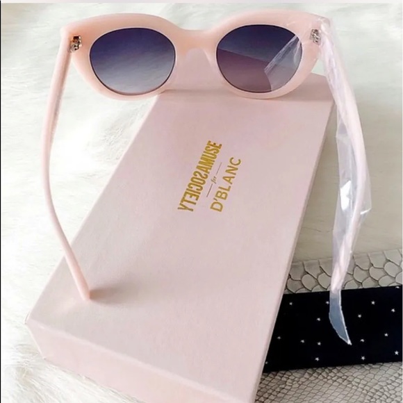 Amuse Society D’blanc Sunglasses Milky Blush Pink Retro Inspired Cat Eye Italian main image 6